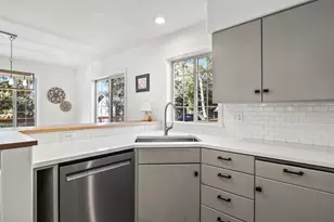 915 NW Saginaw Ave, Bend, OR 97703 - Photo 17