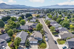 997 N Mountain Ave, Central Point, OR 97502 - Photo 45
