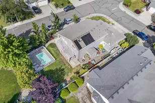 997 N Mountain Ave, Central Point, OR 97502 - Photo 39