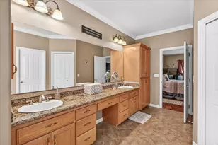 997 N Mountain Ave, Central Point, OR 97502 - Photo 17