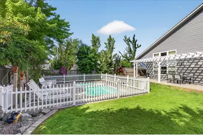 997 N Mountain Avenue, Central Point, OR 97502 - Photo 29