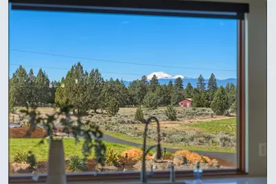 64144 Pioneer Loop, Bend, OR 97701 - Photo 47