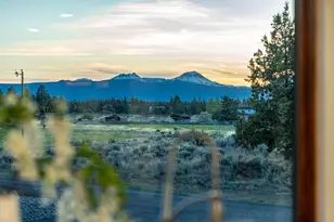64144 Pioneer Loop, Bend, OR 97701 - Photo 21
