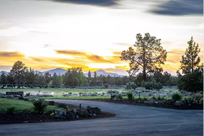 64144 Pioneer Loop, Bend, OR 97701 - Photo 7