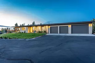 64144 Pioneer Loop, Bend, OR 97701 - Photo 11