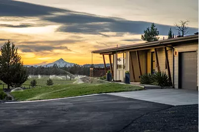 64144 Pioneer Loop, Bend, OR 97701 - Photo 5