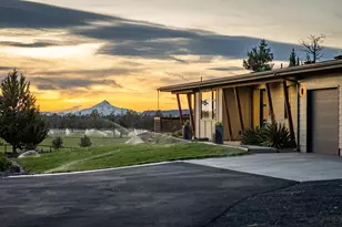 64144 Pioneer Loop, Bend, OR 97701 - Photo 5