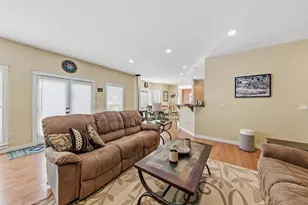 158 Rockingham Cir, Eagle Point, OR 97524 - Photo 11