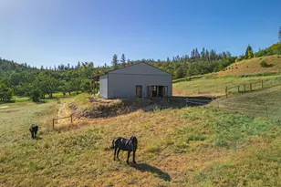 158 Rockingham Cir, Eagle Point, OR 97524 - Photo 47