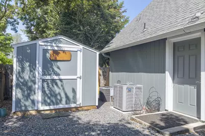 1074 SE Christie Place, Grants Pass, OR 97526 - Photo 37