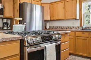 210 N Maple St, Sisters, OR 97759 - Photo 17