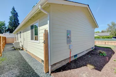 1637 Carnahan Drive, Grants Pass, OR 97527 - Photo 19