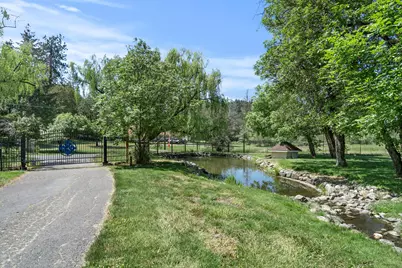 710 Debrick Way, Grants Pass, OR 97526 - Photo 9