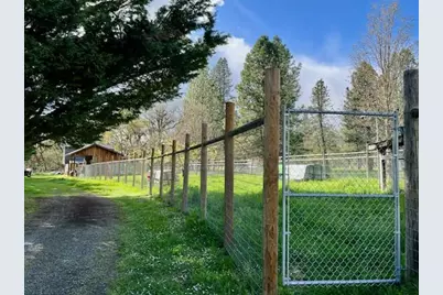 710 Debrick Way, Grants Pass, OR 97526 - Photo 63