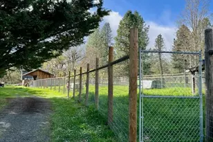 710 Debrick Way, Grants Pass, OR 97526 - Photo 63