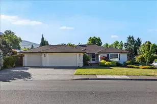 2962 Leonard Ave, Medford, OR 97504 - Photo 1