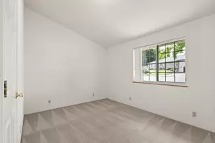 1113 Wylie Ln, Grants Pass, OR 97527 - Photo 17