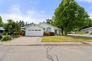 1113 Wylie Ln, Grants Pass, OR 97527 - Photo 1