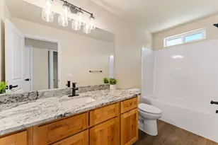 167 SE Champagne Ct, Grants Pass, OR 97527 - Photo 25