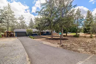 63634 Hunters Cir, Bend, OR 97701 - Photo 23