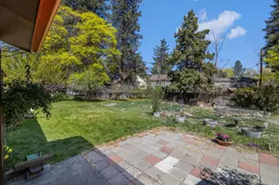 2323 NE 8th St, Bend, OR 97701 - Photo 17