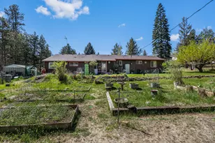 2323 NE 8th St, Bend, OR 97701 - Photo 13