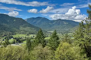 901 Manzanita Dr, Rogue River, OR 97537 - Photo 1