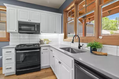 1252 NW Ithaca Avenue, Bend, OR 97703 - Photo 15