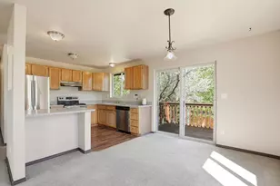 220 N Rope Pl, Sisters, OR 97759 - Photo 5