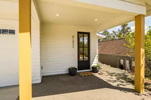 61022 SE Light Peak Dr, Bend, OR 97702 - Photo 3