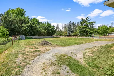 101 Mardan Drive, Grants Pass, OR 97527 - Photo 5