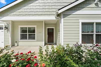 1227 Lithia Way, Talent, OR 97540 - Photo 3