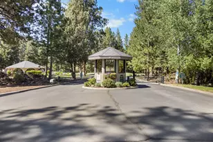 20430 Snowmass Ct, Bend, OR 97702 - Photo 3