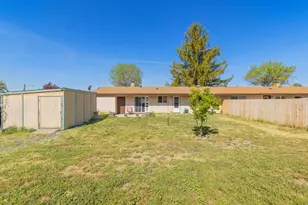 10521 Kincheloe Ave, Klamath Falls, OR 97603 - Photo 15