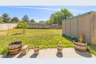 10521 Kincheloe Avenue, Klamath Falls, OR 97603 - Photo 17