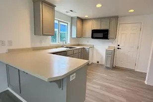 2244 Evan Wy, Central Point, OR 97502 - Photo 9