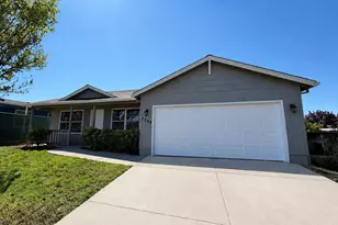 2244 Evan Wy, Central Point, OR 97502 - Photo 1