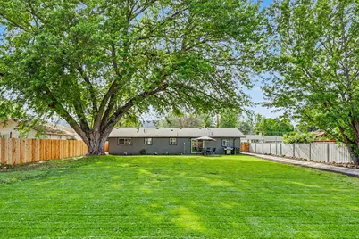 109 Vincent Avenue, Central Point, OR 97502 - Photo 3