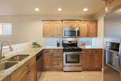 61138 SE Sydney Harbor Drive, Bend, OR 97702 - Photo 15