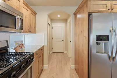 61138 SE Sydney Harbor Drive, Bend, OR 97702 - Photo 17