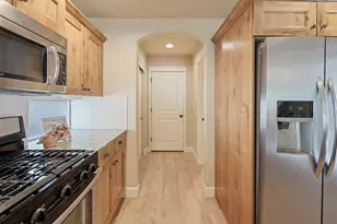 61138 SE Sydney Harbor Dr, Bend, OR 97702 - Photo 17