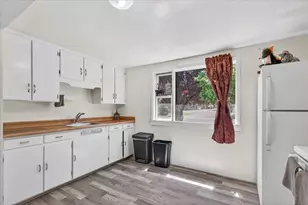 457 C St, Ashland, OR 97520 - Photo 17
