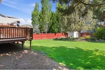 131 SE Airpark Drive, Bend, OR 97702 - Photo 25