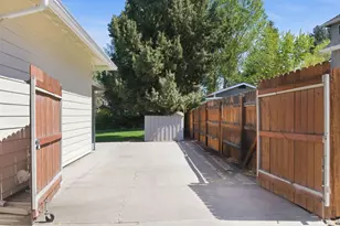 131 SE Airpark Dr, Bend, OR 97702 - Photo 29