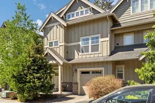 1035 SE Leonel Ln, Bend, OR 97702 - Photo 1