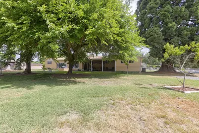 1195 E Park Street, Grants Pass, OR 97527 - Photo 7