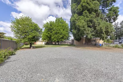 1195 E Park Street, Grants Pass, OR 97527 - Photo 33