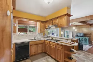 1195 E Park St, Grants Pass, OR 97527 - Photo 9