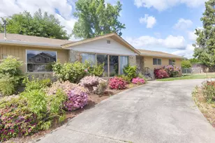 1195 E Park St, Grants Pass, OR 97527 - Photo 35