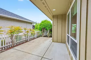 430 Bridge Creek Dr, Central Point, OR 97502 - Photo 9